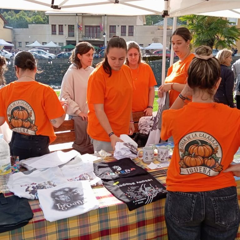 Camisetas personalizadas para eventos y asociaciones con diseño de la Feria de la Calabaza de Igüeña